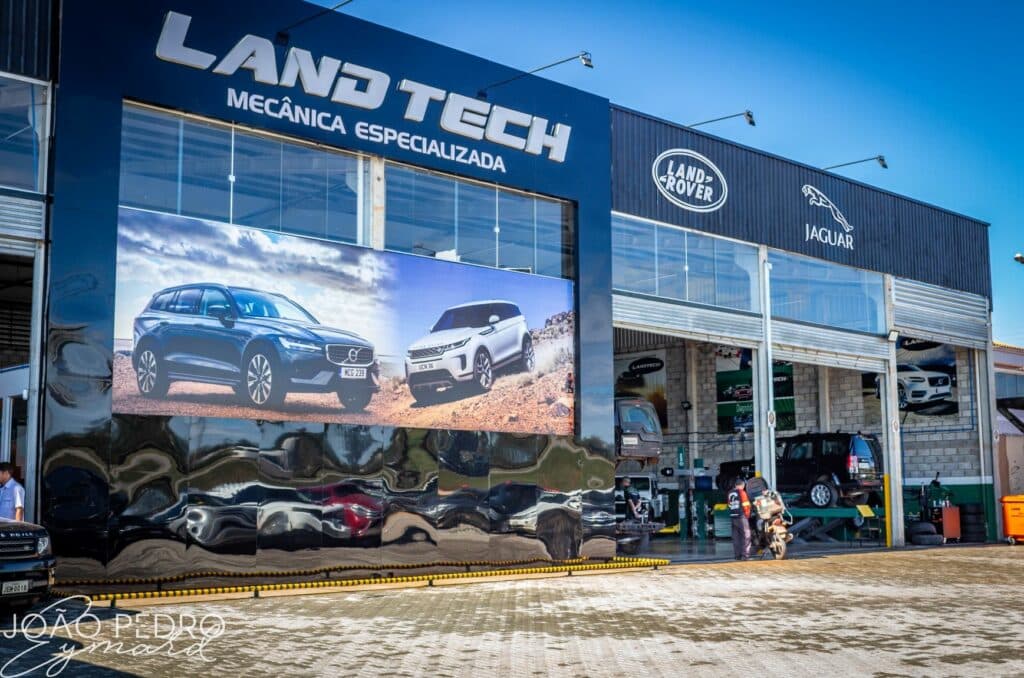 Fachada da oficina Land Tech em Brasília