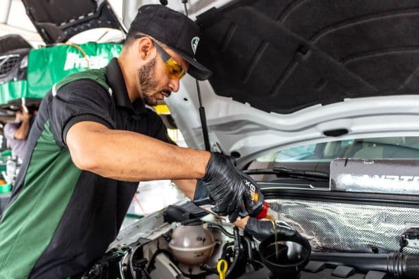 Troca de óleo em carro importado: o que você precisa saber